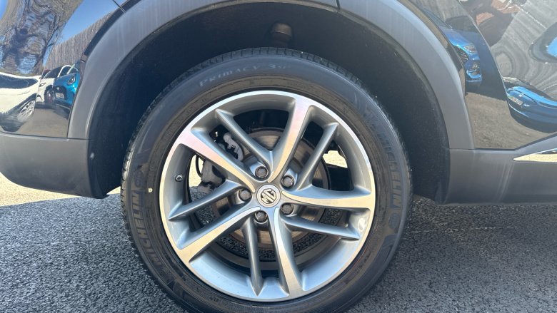 MG Hs 1.5 T-GDI Excite 5dr DCT Petrol Hatchback